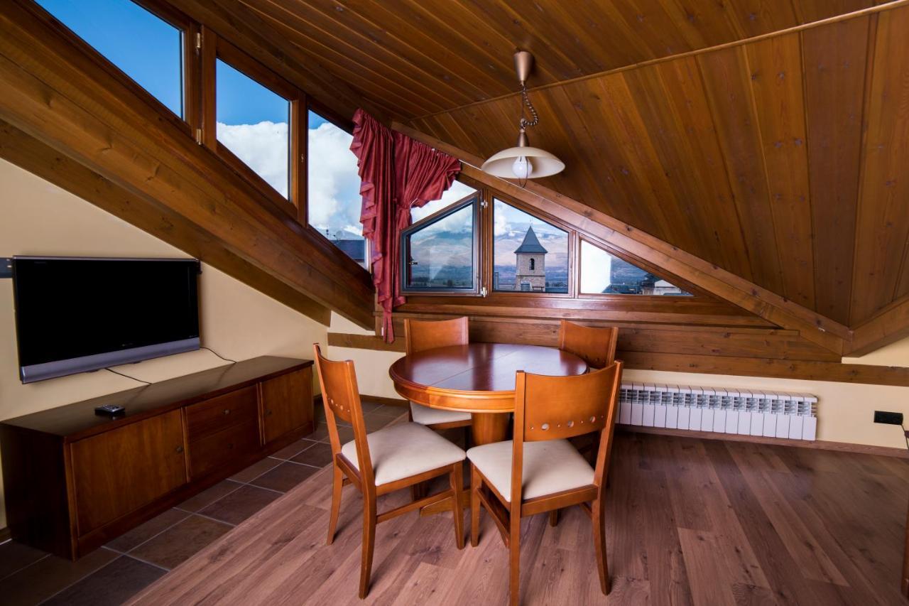 Hotel Roca Alp Exterior photo