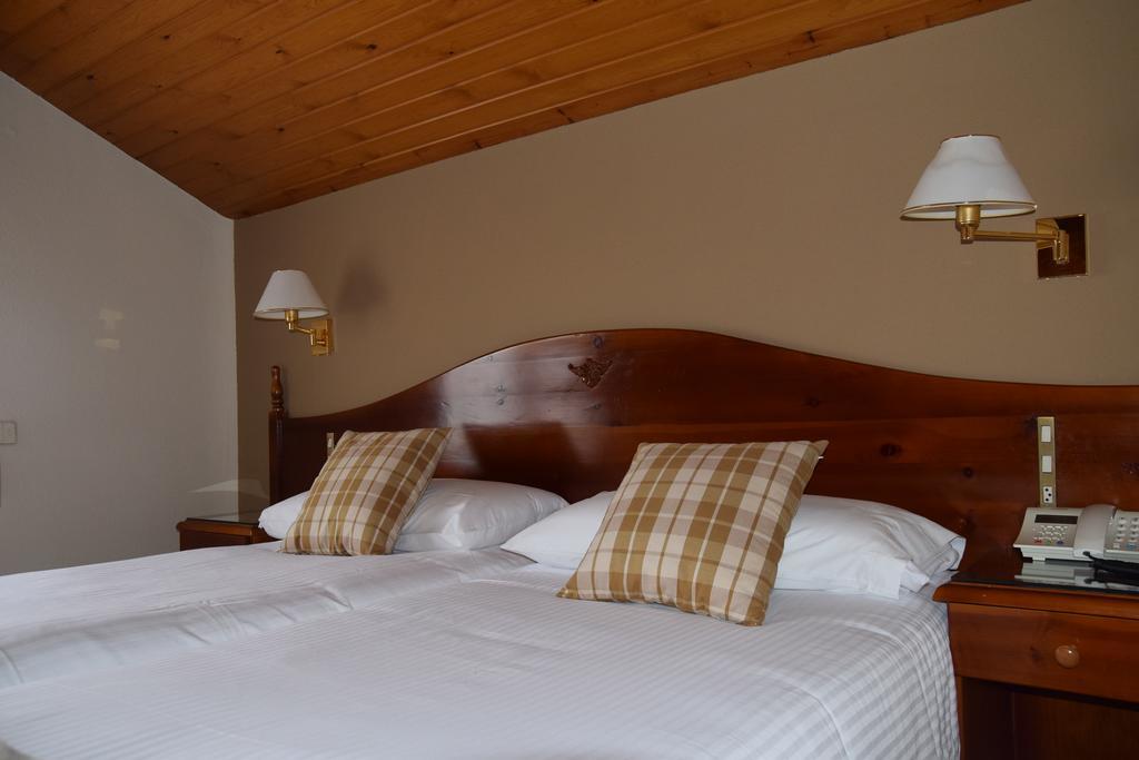 Hotel Roca Alp Exterior photo